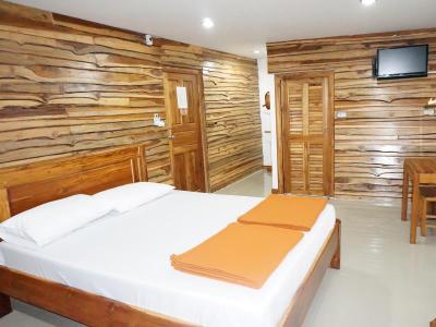 Thongphaphum Place
