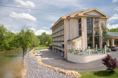 Pigeon River Inn