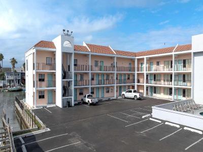 WindWater Hotel and Marina