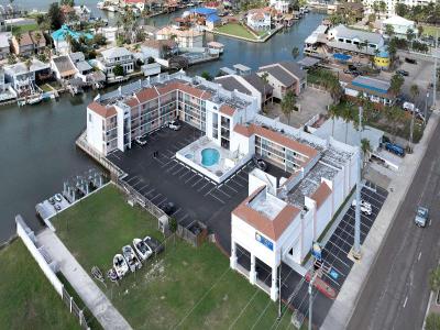 WindWater Hotel and Marina