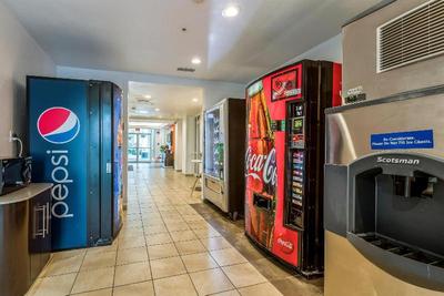 Motel 6 Des Moines West