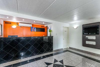 Motel 6 Cleveland Tx
