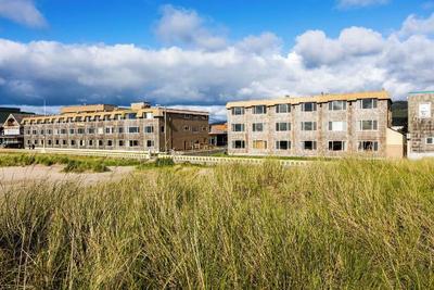 Ebb Tide Oceanfront Inn