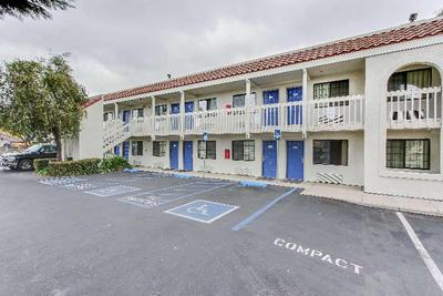 Motel 6 Salinas North Monterey Area