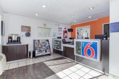 Motel 6 Hayward