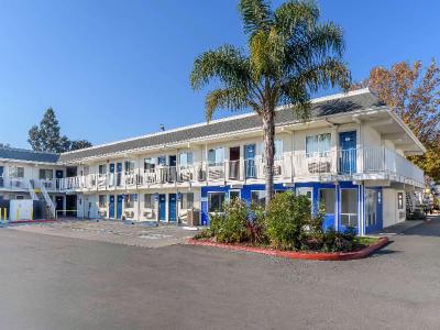 Motel 6 Hayward