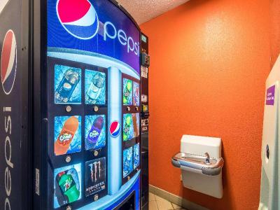 Motel 6 Harvey Il