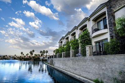 The Chateau At Lake La Quinta