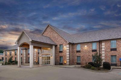 Days Inn & Suites by Wyndham Florence Jackson Area