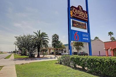 Motel 6 Laredo North