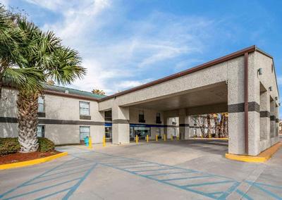 Motel 6 Laredo North
