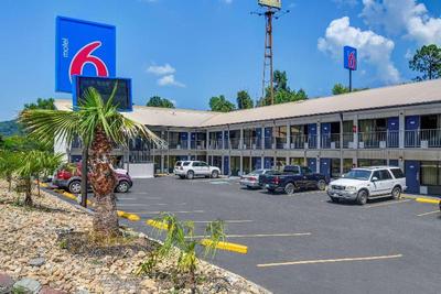 Motel 6 Dalton