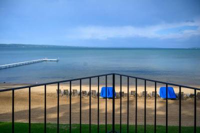 Pointes North Beachfront Hotel