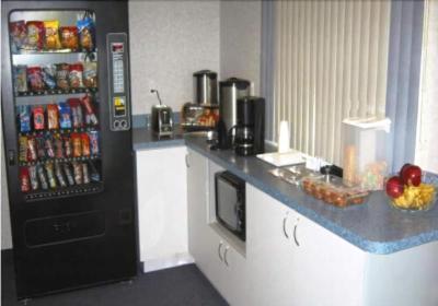 Studio Inn Suites