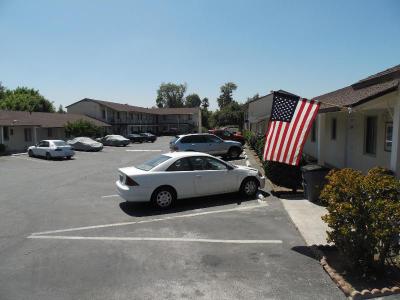 Hi Way Host Motel