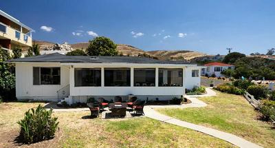 Tides Oceanview Inn And Cottages