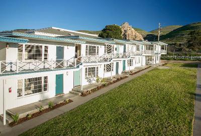 Tides Oceanview Inn And Cottages