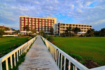 Blockade Runner Beach Resort