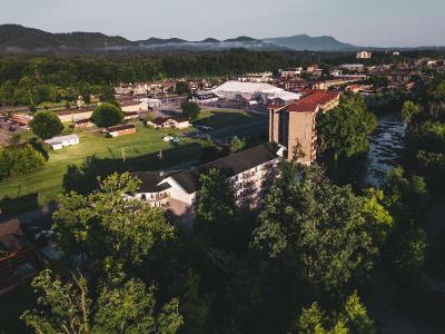 Twin Mountain Inn & Suites