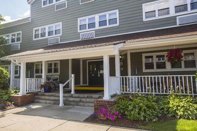 Ivy Court Inn Suites