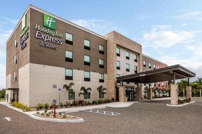 Holiday Inn Exp & Sts Ft Myers Beach-Sanibel G/wy