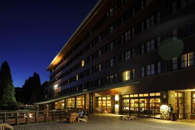Disney's Sequoia Lodge