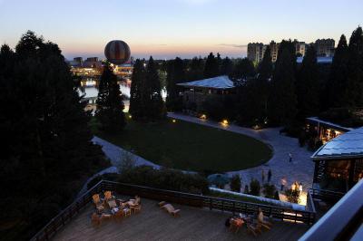 Disney's Sequoia Lodge