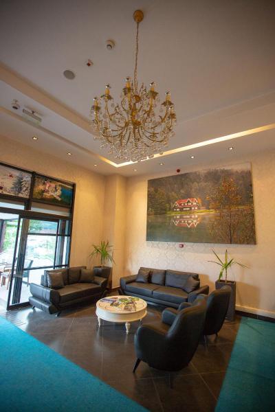 Highway Hotel
