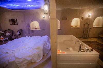 Karlik Cave Suite