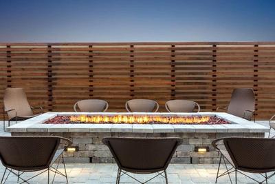 Courtyard By Marriott Savannah Airport