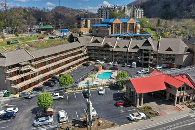 Crossroads Inn Suites