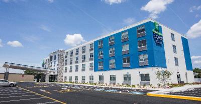 Holiday Inn Express & Suites Rehoboth Beach