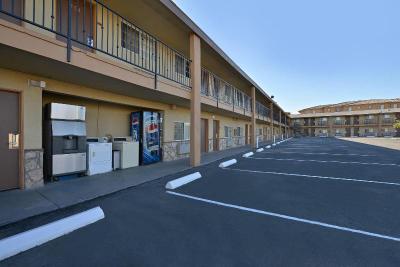 Crown Motel