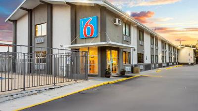 Motel 6 Ogden