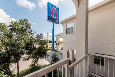 Motel 6 Seguin Tx
