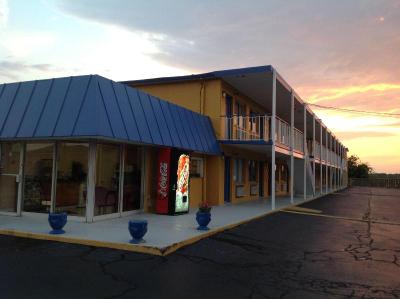 Belmont Inn Suites