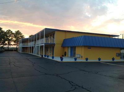 Belmont Inn Suites
