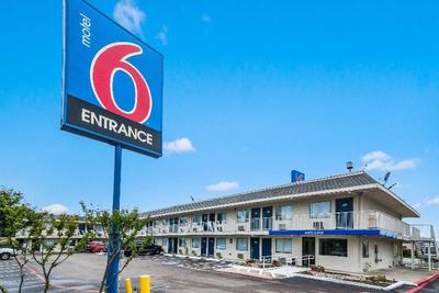 Motel 6 Dallas Irving