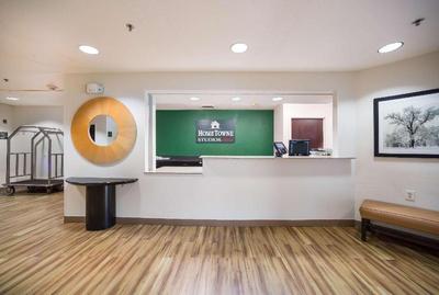 HomeTowne Studios St. Louis - Airport/ N Lindbergh