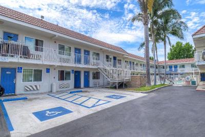 Motel 6 Costa Mesa