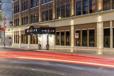 Des Lux Hotel
