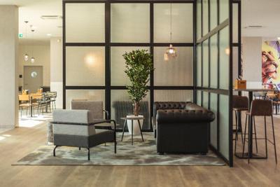 Holiday Inn - the niu, Leo Nuremberg