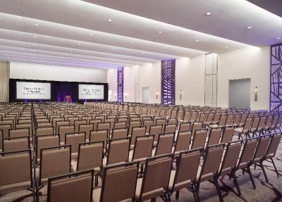 Omni Viking Lakes Hotel