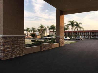 Ontario Inn Suites