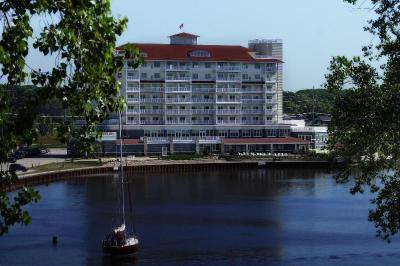 The Inn At Harbor Shores