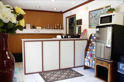 Red Carpet Inn Suites
