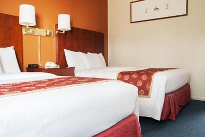 Red Carpet Inn Suites