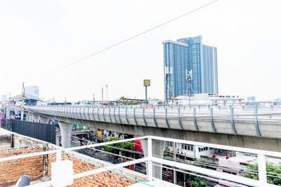 Ze Residence Bang Aor Station