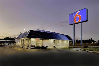 Motel 6 Sullivan Mo