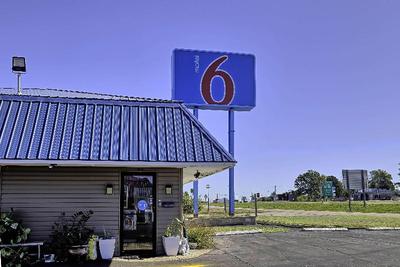Motel 6 Sullivan Mo